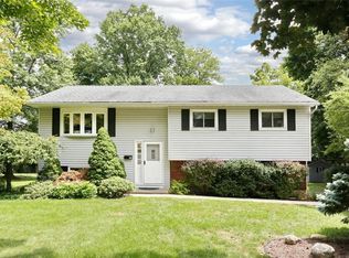 125 Lester Dr, Tappan, NY 10983