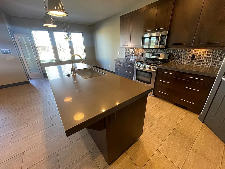 2676 S 3030 E — Photo 9