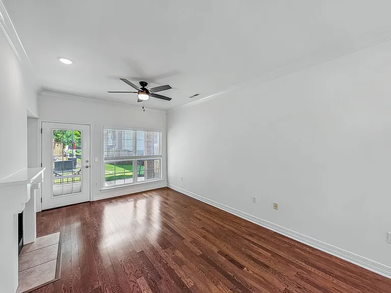904 W Dixson St — Photo 6