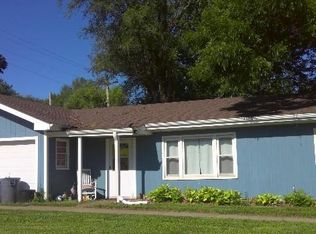105 8th St, Baldwin City, KS 66006