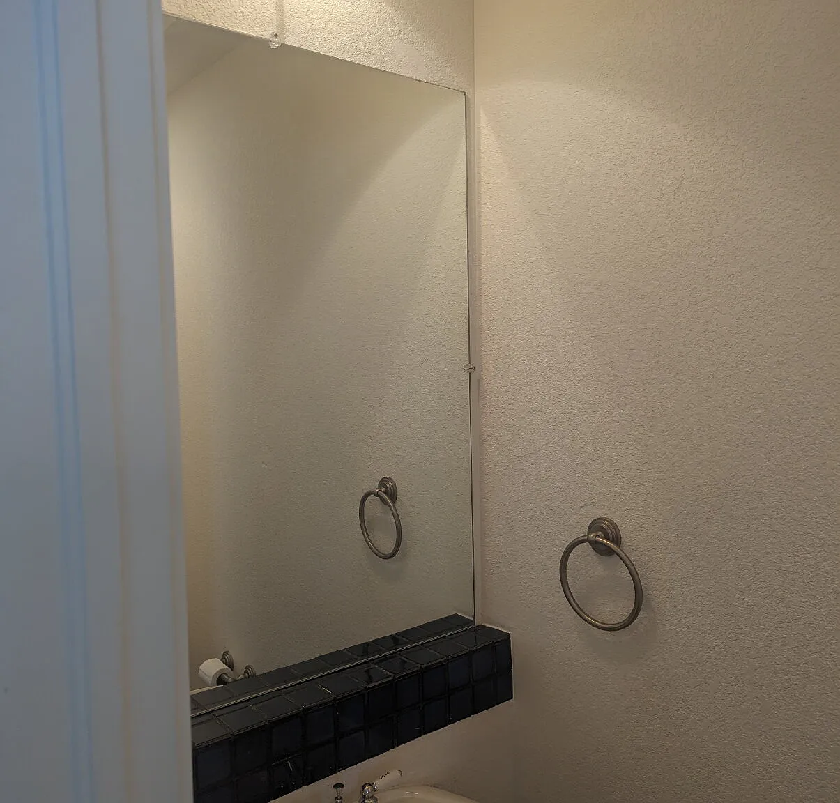 3 bed, 2.5 bath, 1400 sqft, $2,690 — Photo 3