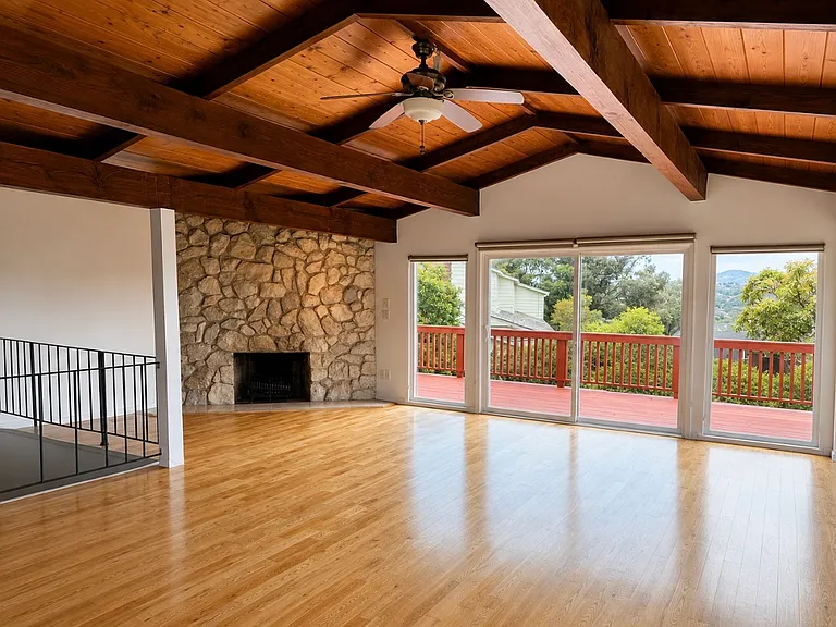 18 Pepper Way — Photo 1