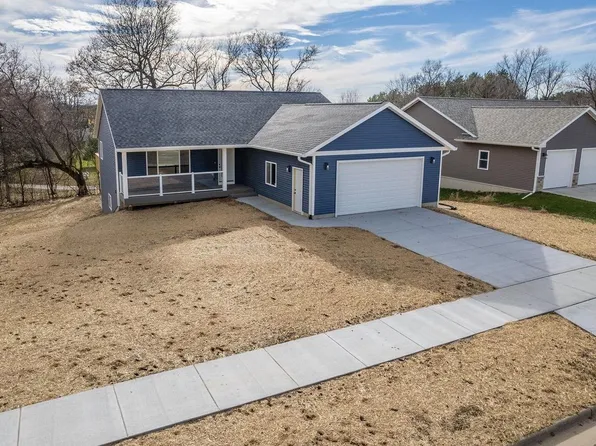 1056 Hay Creek Tr, Reedsburg, WI 53959