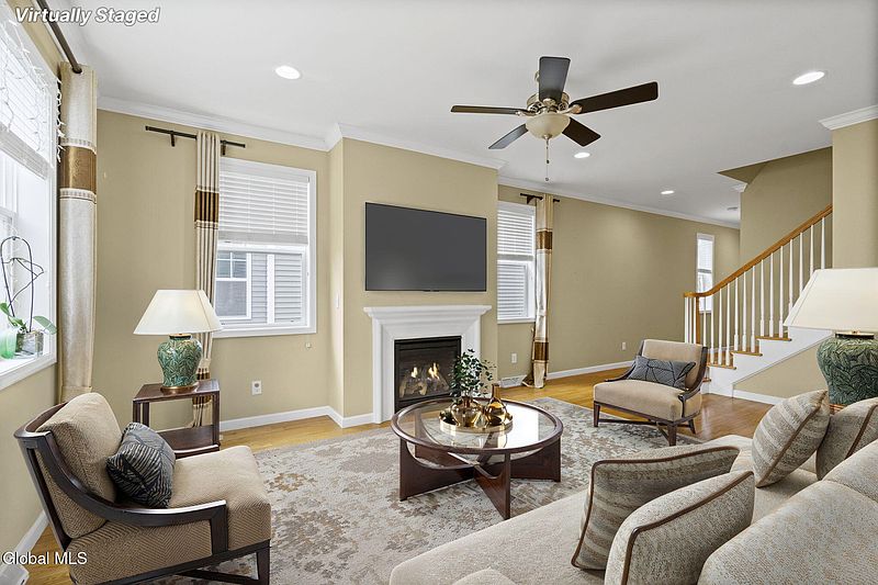2nd image of 8 Amalia Lane