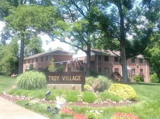 87C Troy Dr, Springfield, NJ 07081