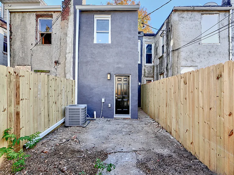 412 E Federal St — Photo 13