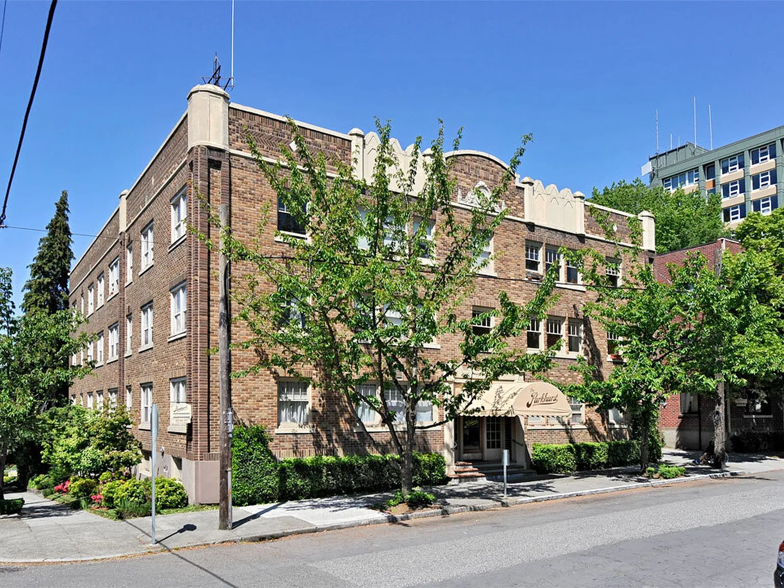 Parkhurst Apartments — Photo 4