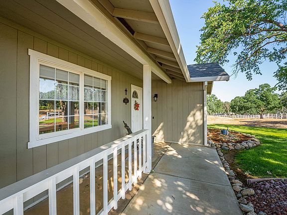 4th image of 20965 Lopeman Dr