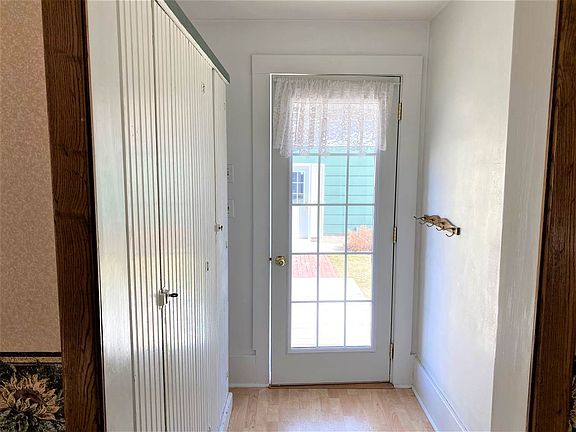 5th image of 718 Hancock St