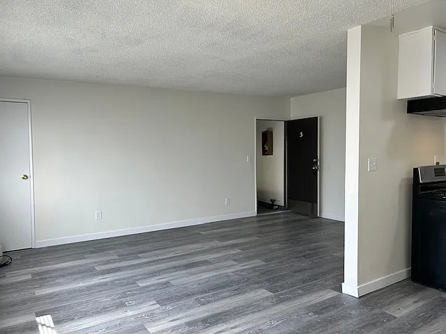 1 bed, 800 sqft, $1,900 — Photo 3