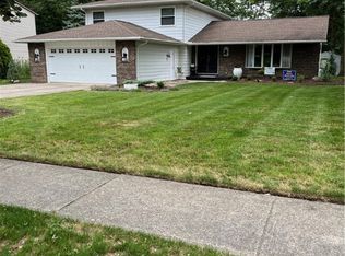 17195 Misty Lake Dr, Strongsville, OH