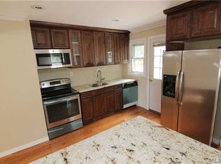 21 Oxhead Rd, Centereach, NY 11720