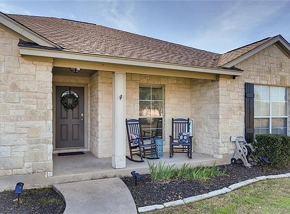 3rd image of 118 Blanco Dr