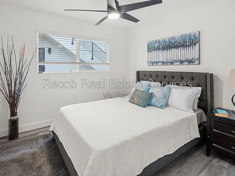 4988 Genesee Ave #4980 — Photo 7