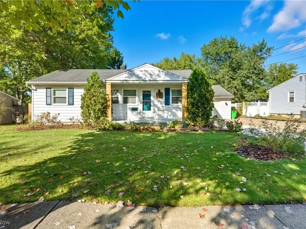 4048 Burton Dr, Stow, OH 44224