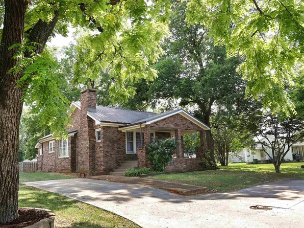 512 W Moss Ave, Muscle Shoals, AL 35661