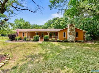 913 Old Big Cove Rd, Owens Cross Roads, AL 35763