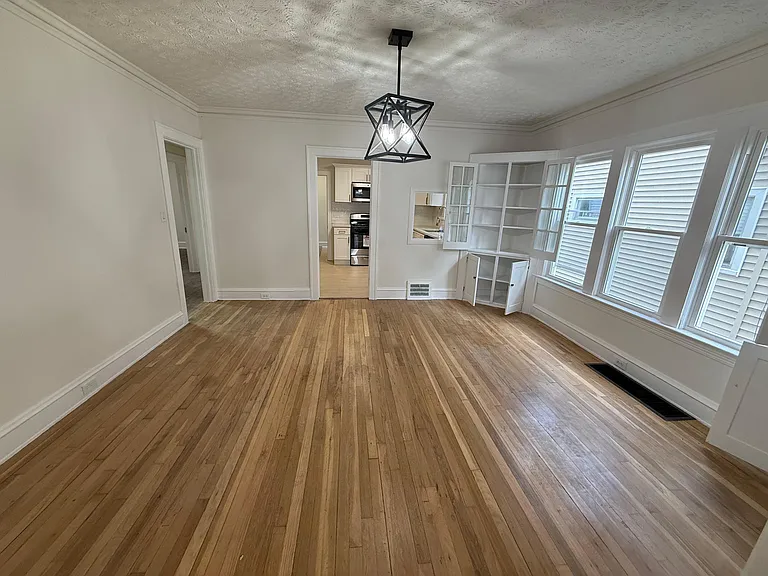 1278 W 102nd St #1 — Photo 13