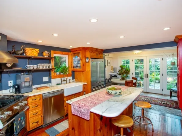 8 Canal St, Lambertville City, NJ 08530