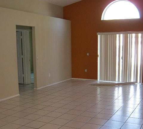 4th image of 3234 Fairfield Dr