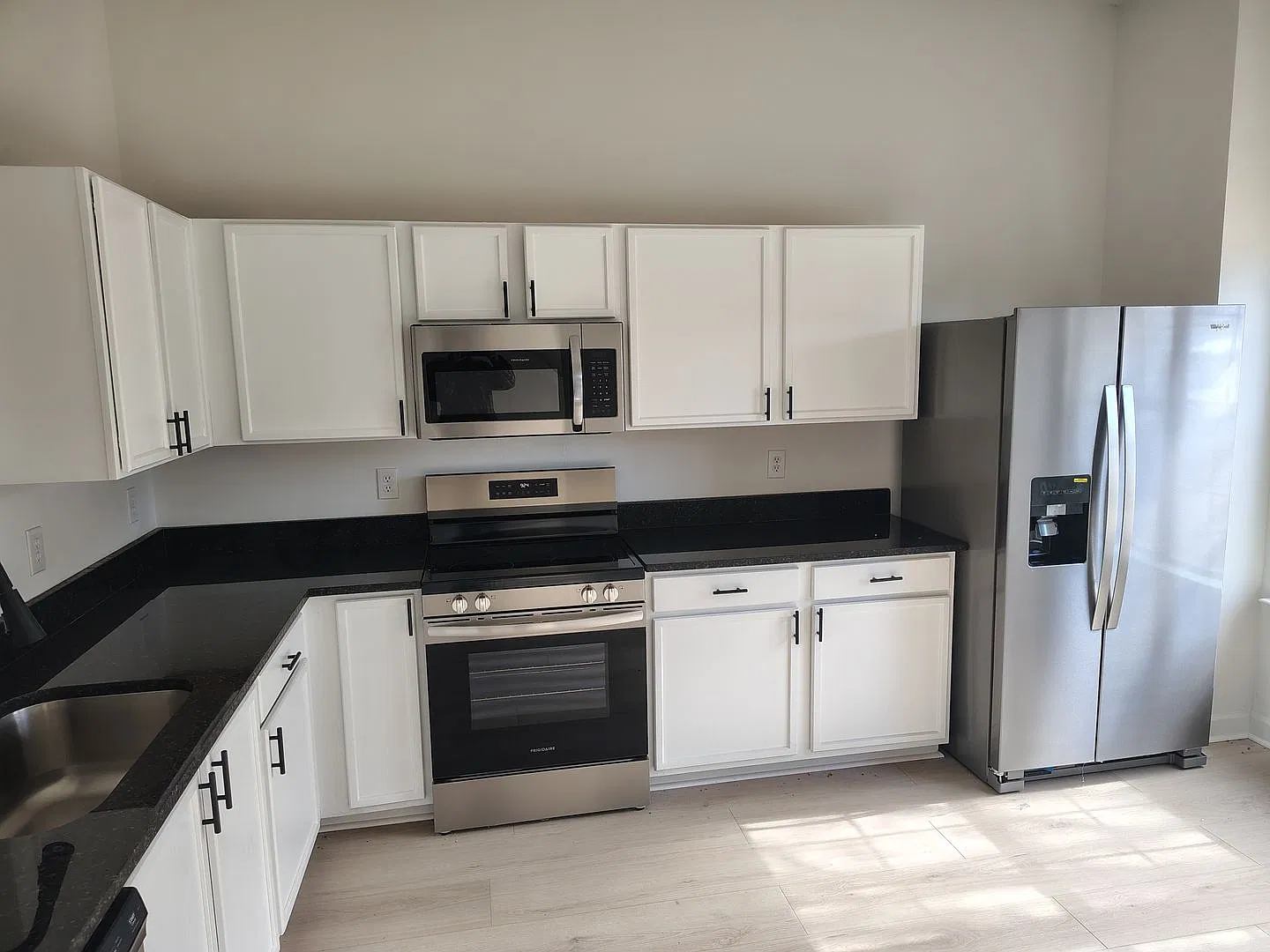 Beautiful cul-de-sac home - Lots of Upgrades — Photo 2