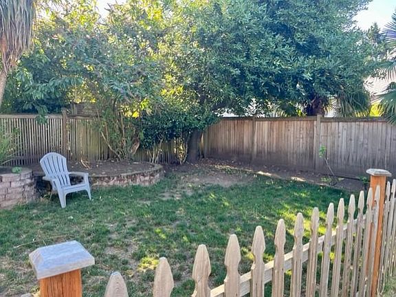 4th image of 907 NW 61st St #B