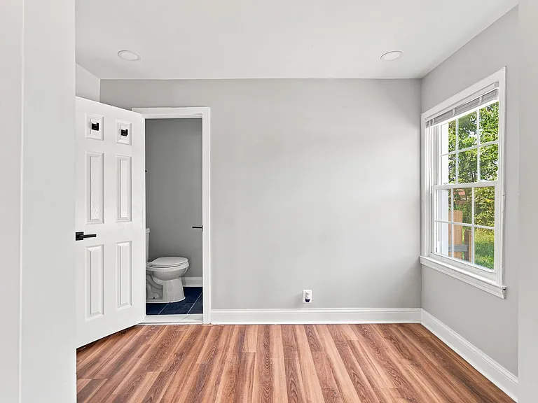 3677 Somerset Ave — Photo 9