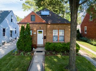 5420 N Bay Ridge Ave, Whitefish Bay, WI 53217