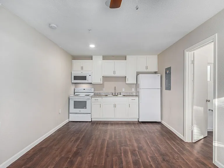 1802 N 26th Pl #1808-D — Photo 18