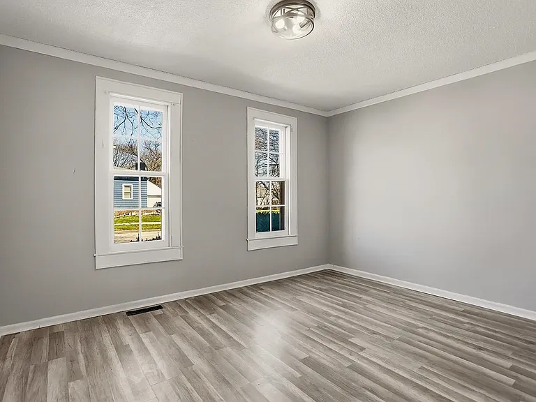 723 Union Ave — Photo 5