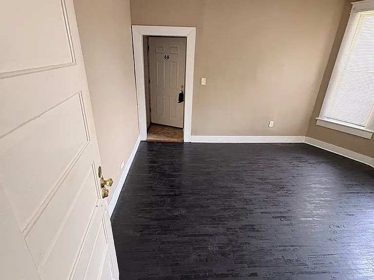 132 N Evergreen St #6 — Photo 11