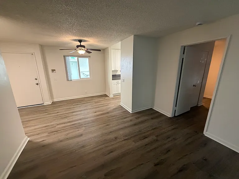 Eureka Gardens Apartments — Photo 10