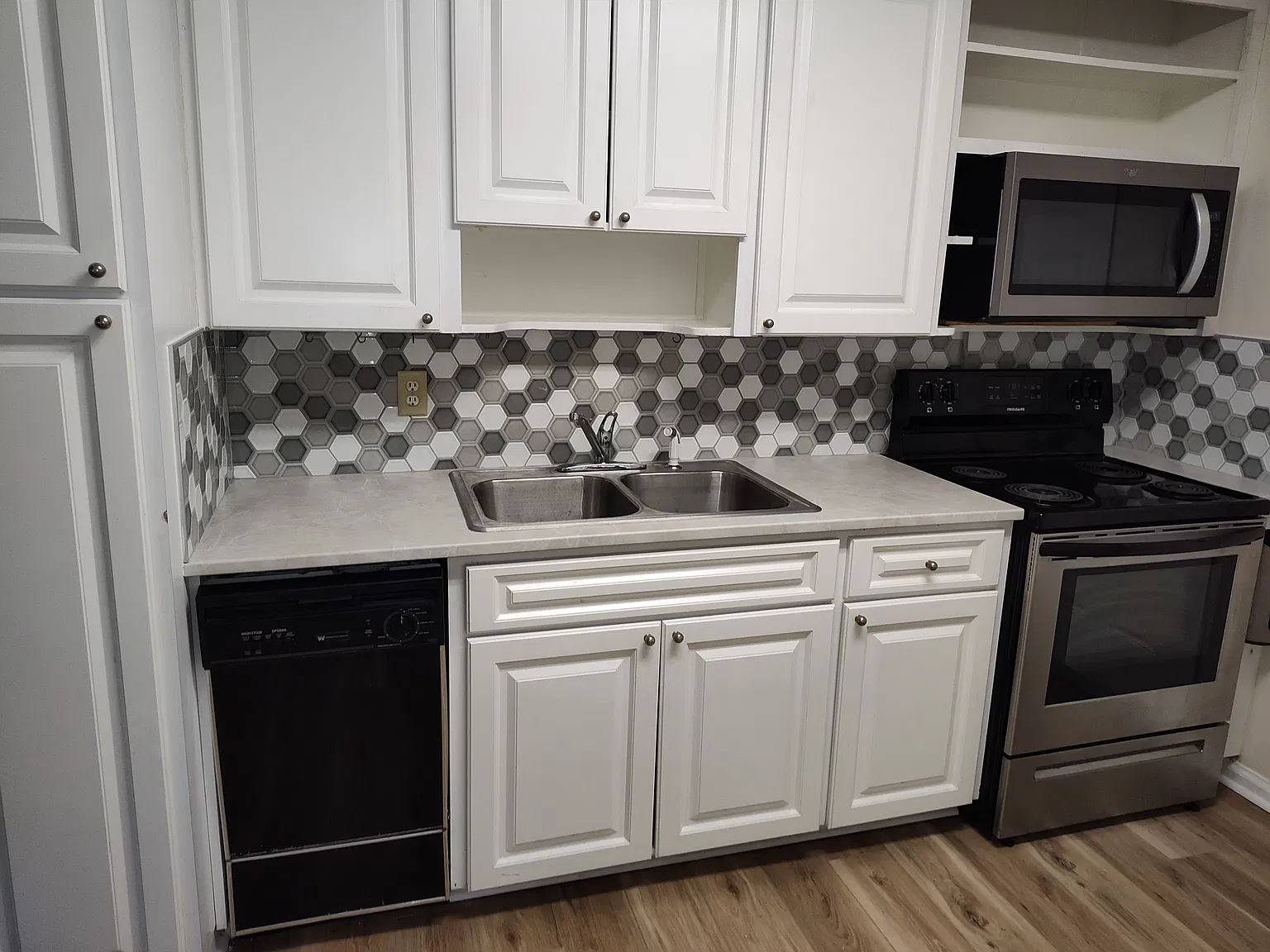 2 bed, 850 sqft, $1,650 — Photo 3
