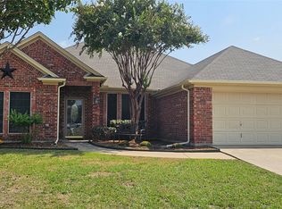 610 Manchester Dr, Mansfield, TX 76063
