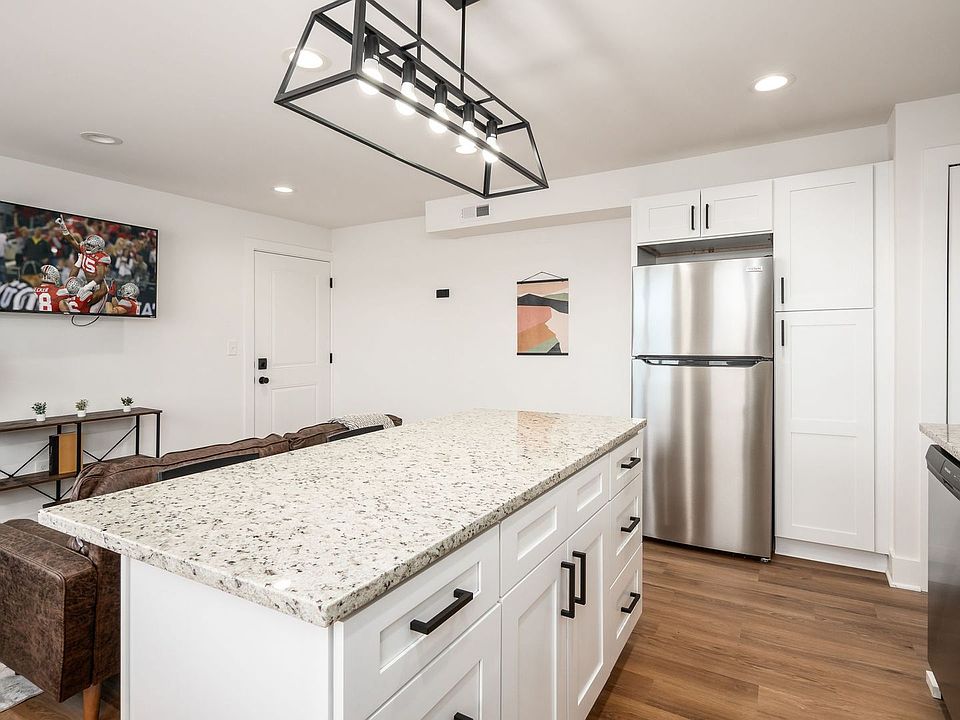 1st image of 1656 E Livingston Ave #9