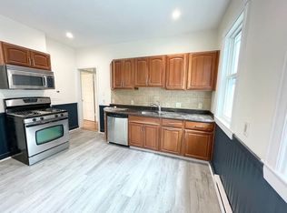 72 Buttonwood St FLOOR 2, Dorchester, MA 02125