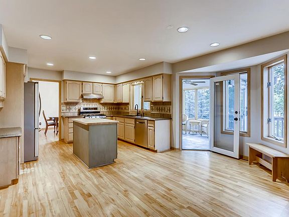 3rd image of 5226 Lakeview Ave
