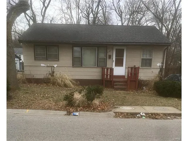 6149 Jefferson Ave photo 1