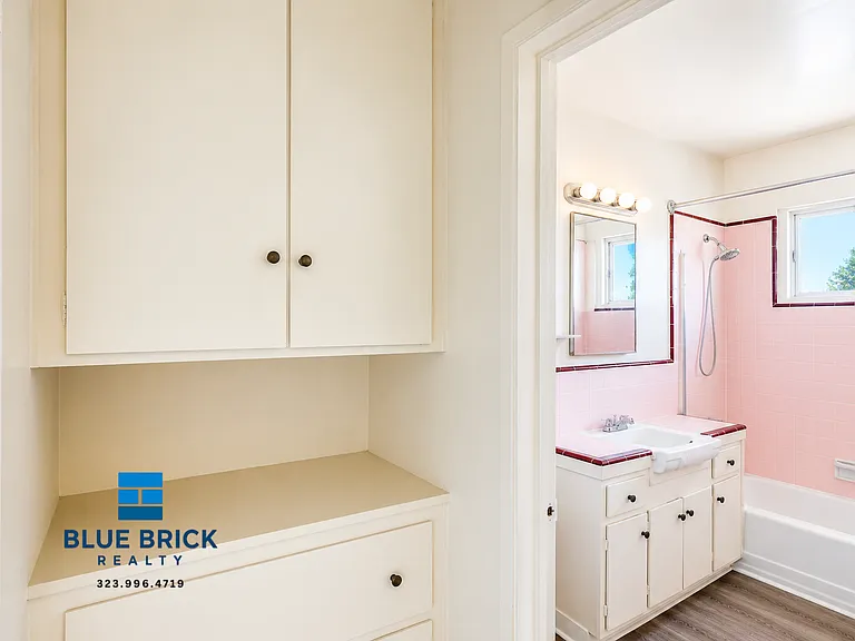 1055 N El Centro Ave #8 — Photo 8