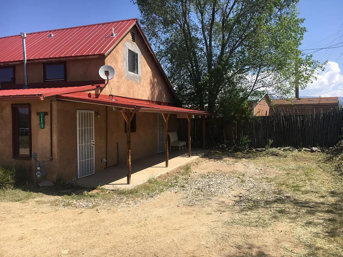 Building Photo - 127 Dona Ana Dr