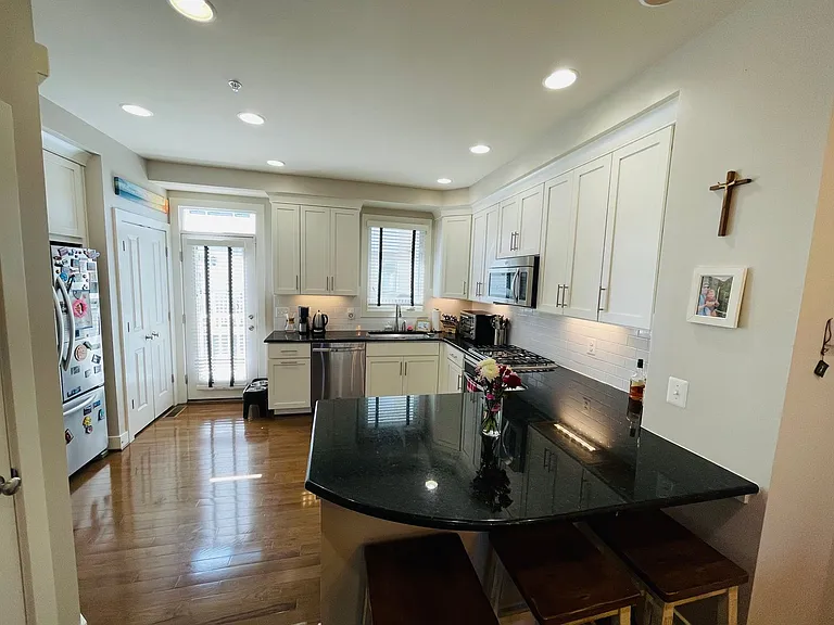 924 Pete Jones Way — Photo 5