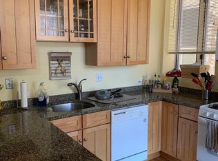 1043 W Webster Ave APT 1, Chicago, IL 60614