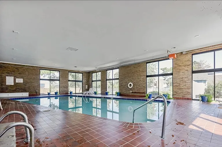 2933 S Lansing Way — Photo 38