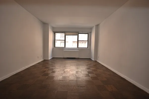 Rented by Yoram Adin, LREB | media 8