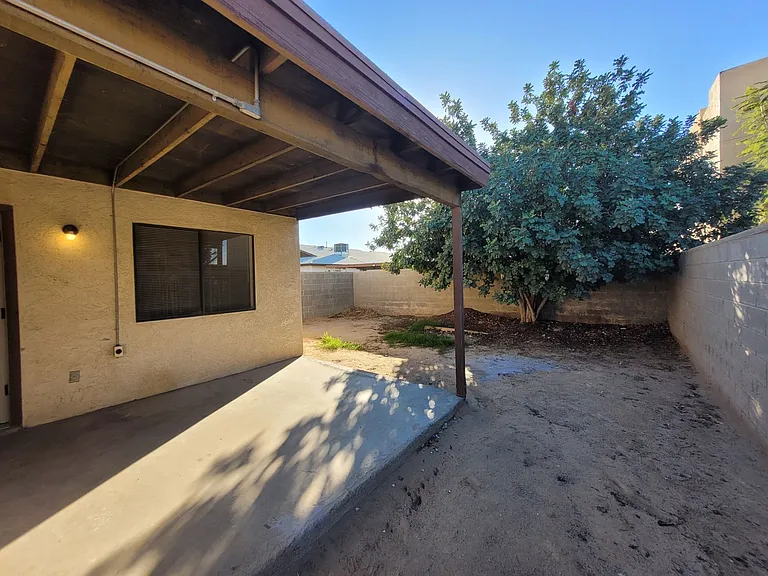 2630 S Virginia Dr — Photo 12