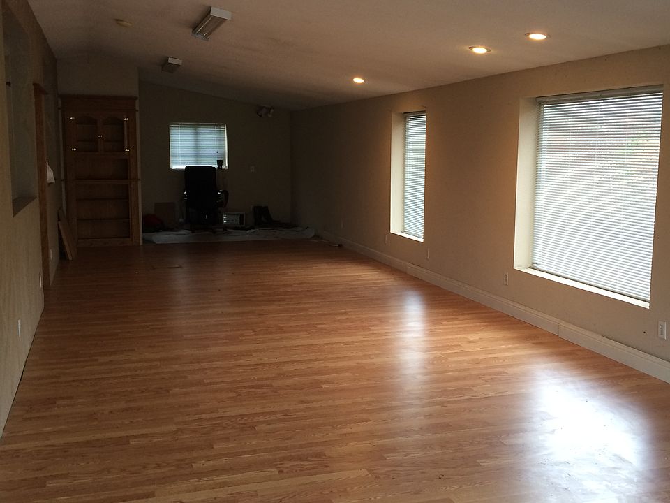 2nd image of 5115 Ne Saint Johns Road