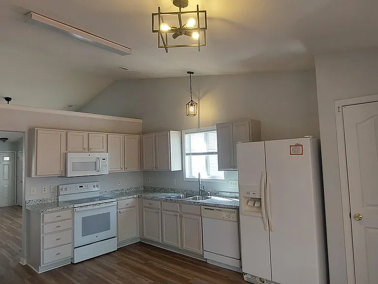 13112 Planters Row Dr — Photo 3
