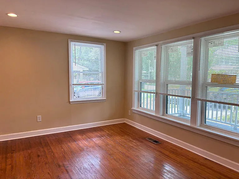 107 Sasportas Ln — Photo 9