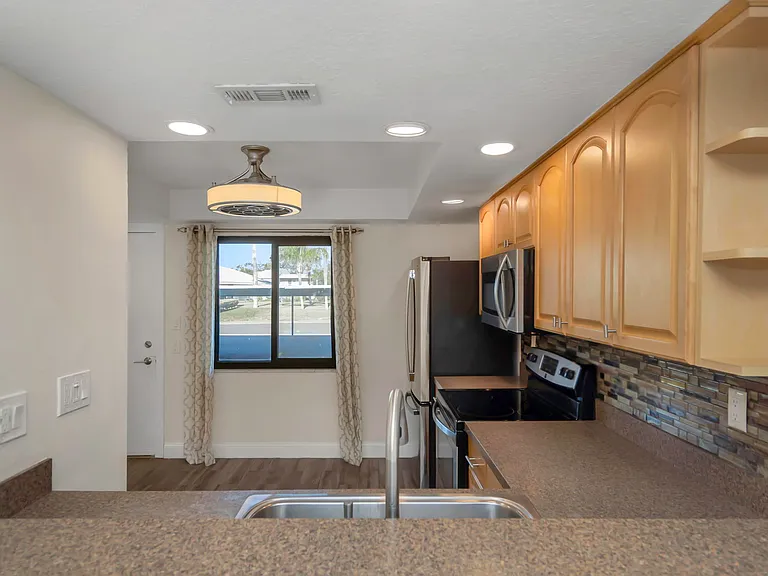 122 Caryl Way — Photo 9