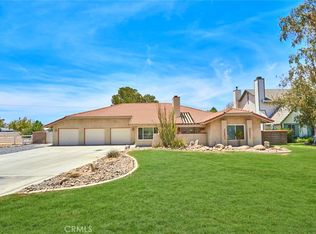 12390 Reata Rd, Apple Valley, CA 92308